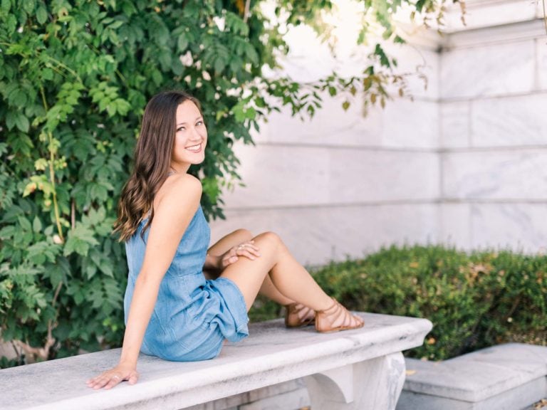 amanda-senior-photos-at-cleveland-art-museum