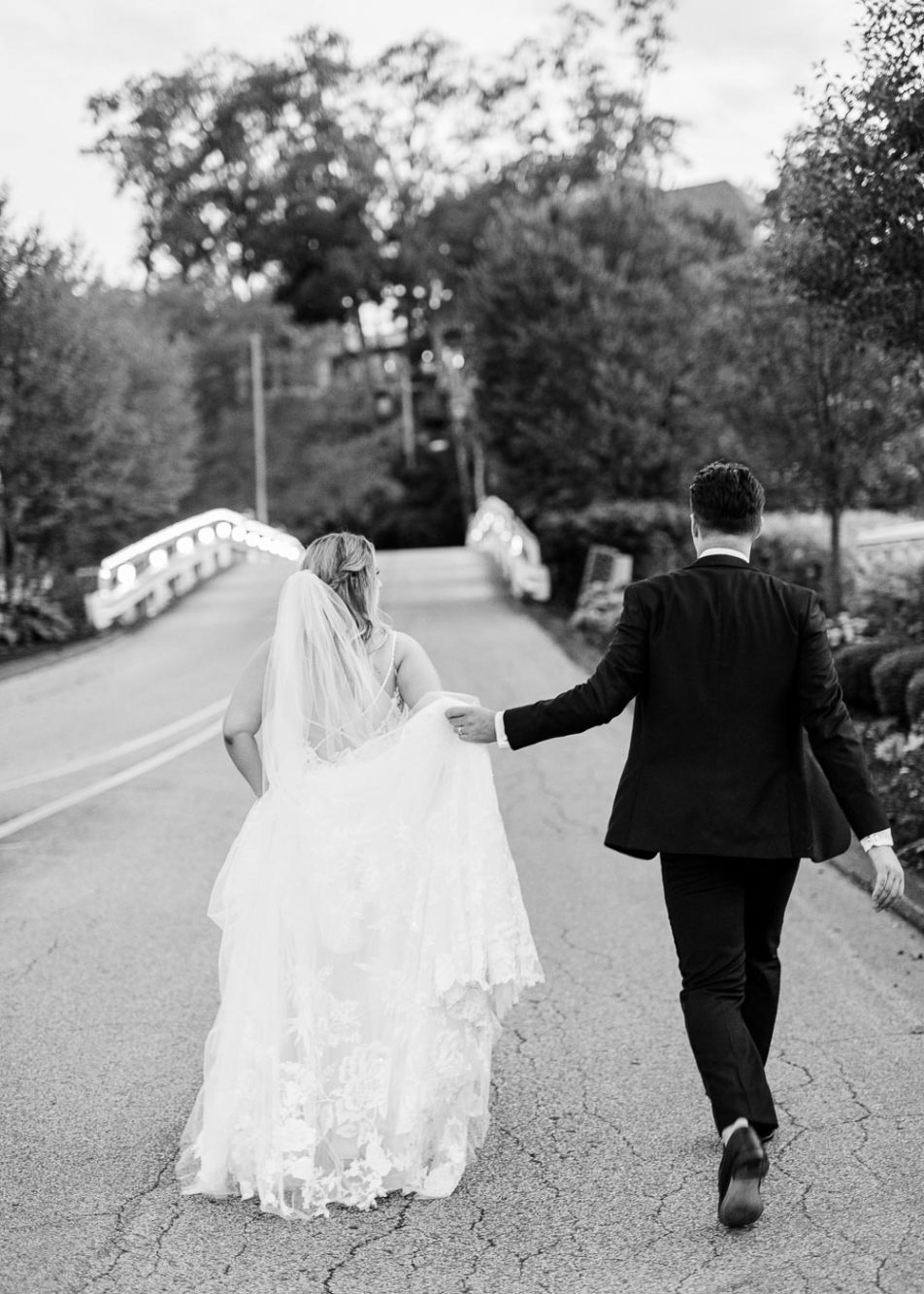Cleveland Yacht Club wedding photographed by Juliana Kaderbek Photography, cleveland wedding photographer