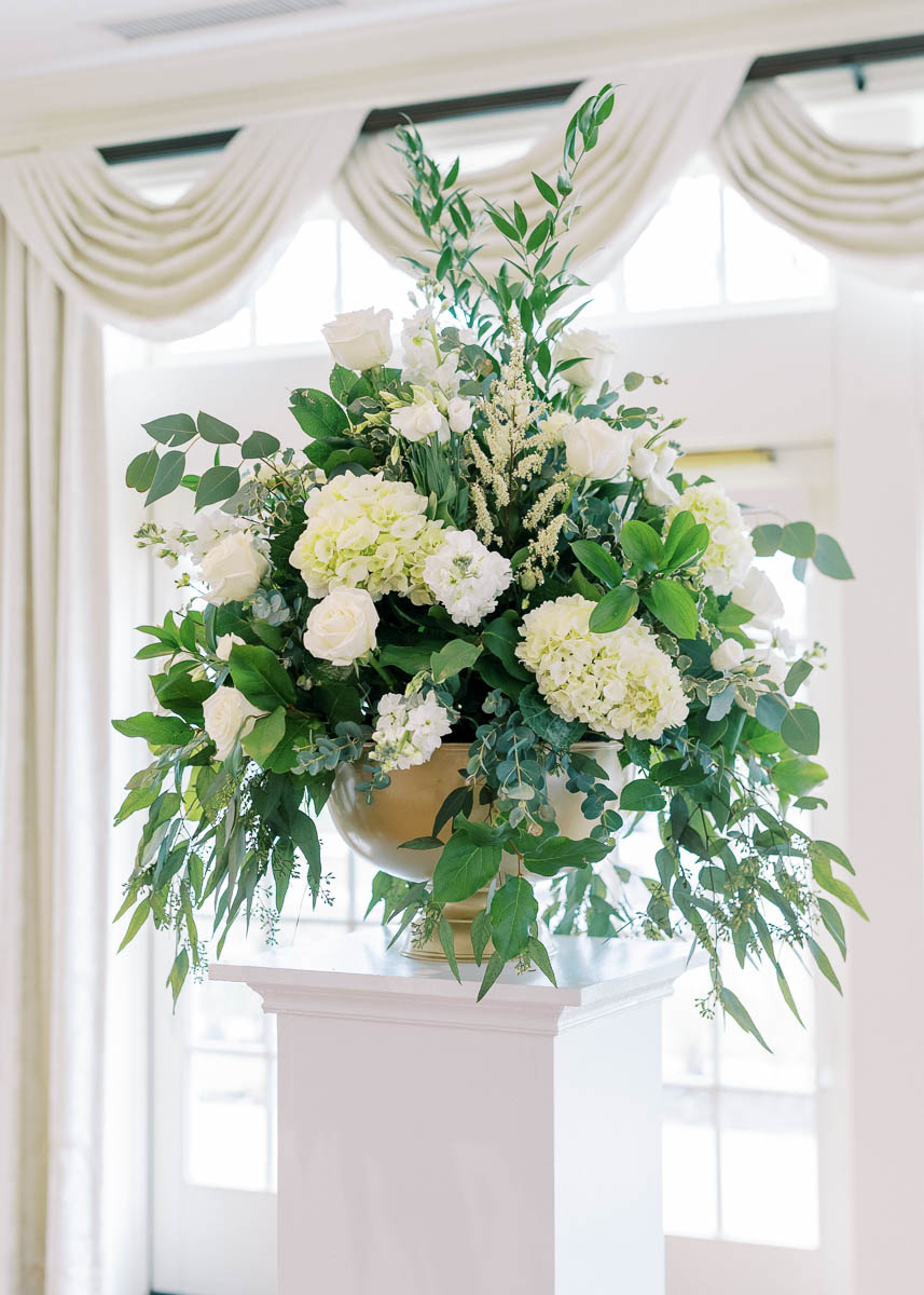 Glidden House wedding ceremony decor