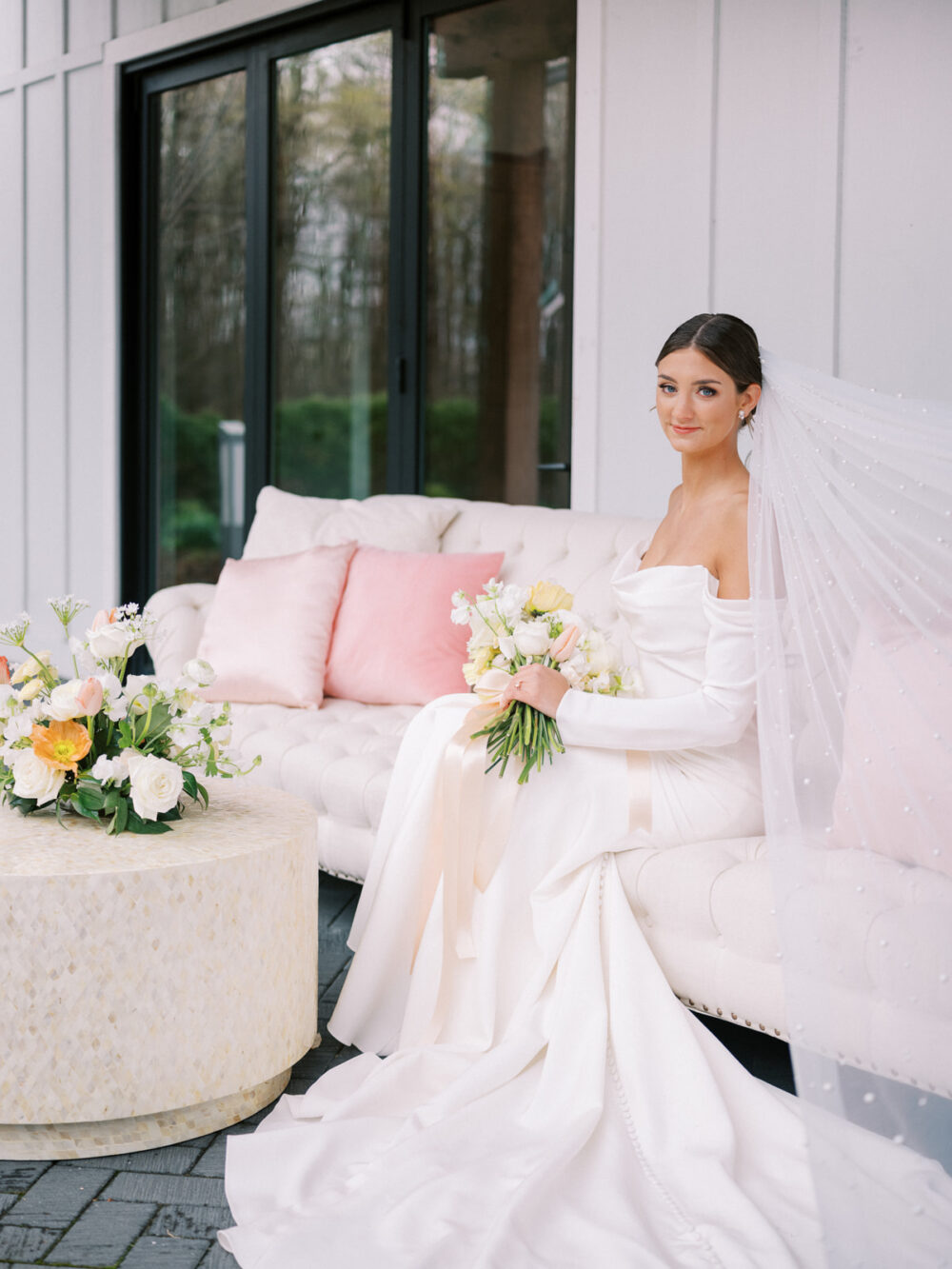 Soft romantic florals for a timeless Orlando wedding photographed by Juliana Kae