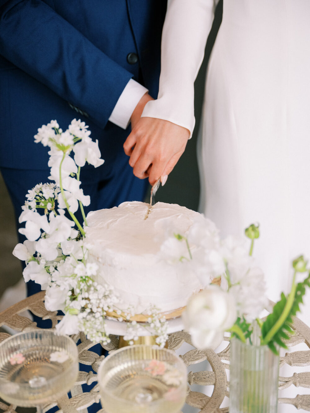 Bride and groom cutting their wedding cake in Orlando, Florida