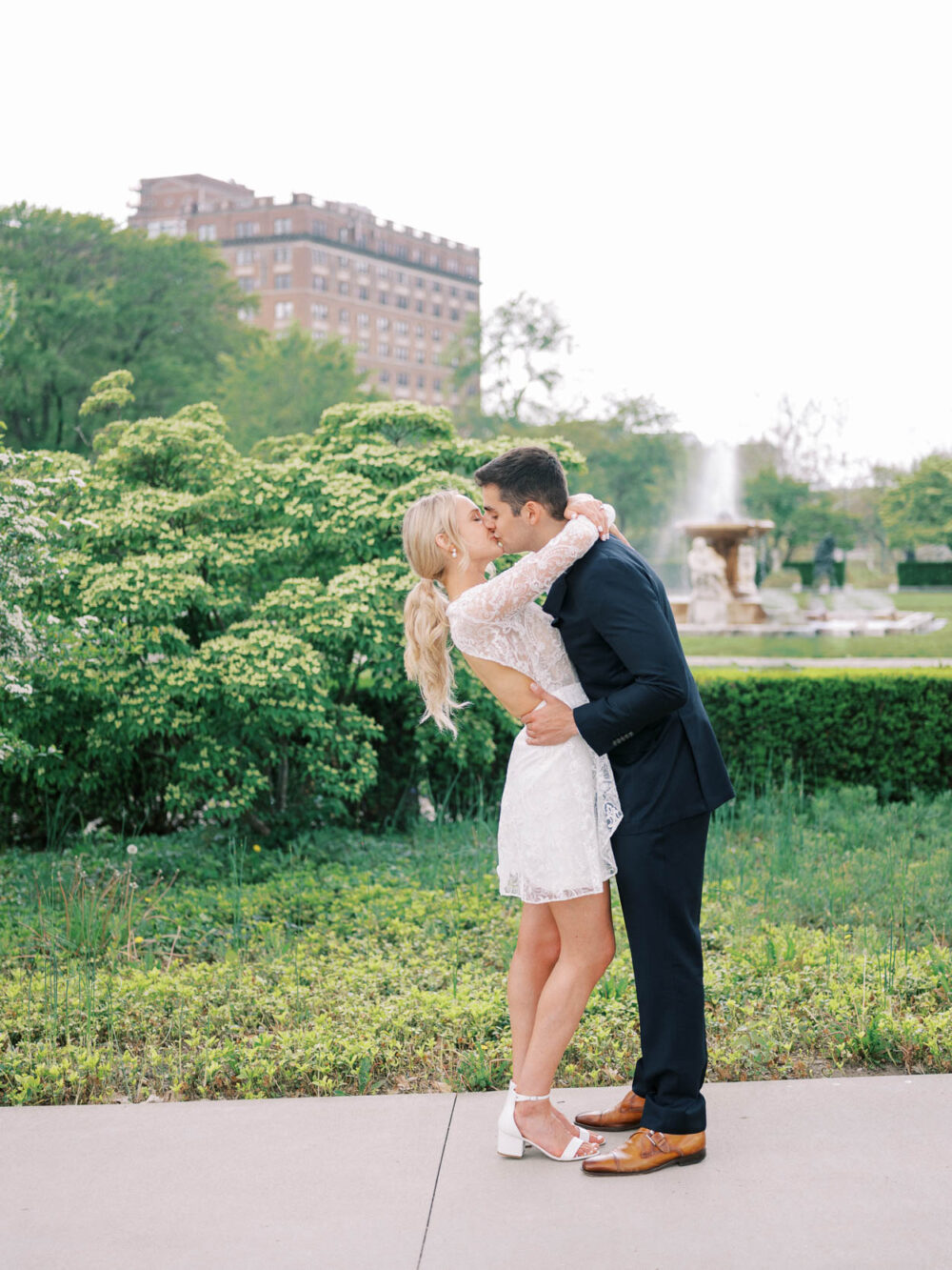 Cleveland engagement photos by Juliana Kae at the Cleveland Art Museum