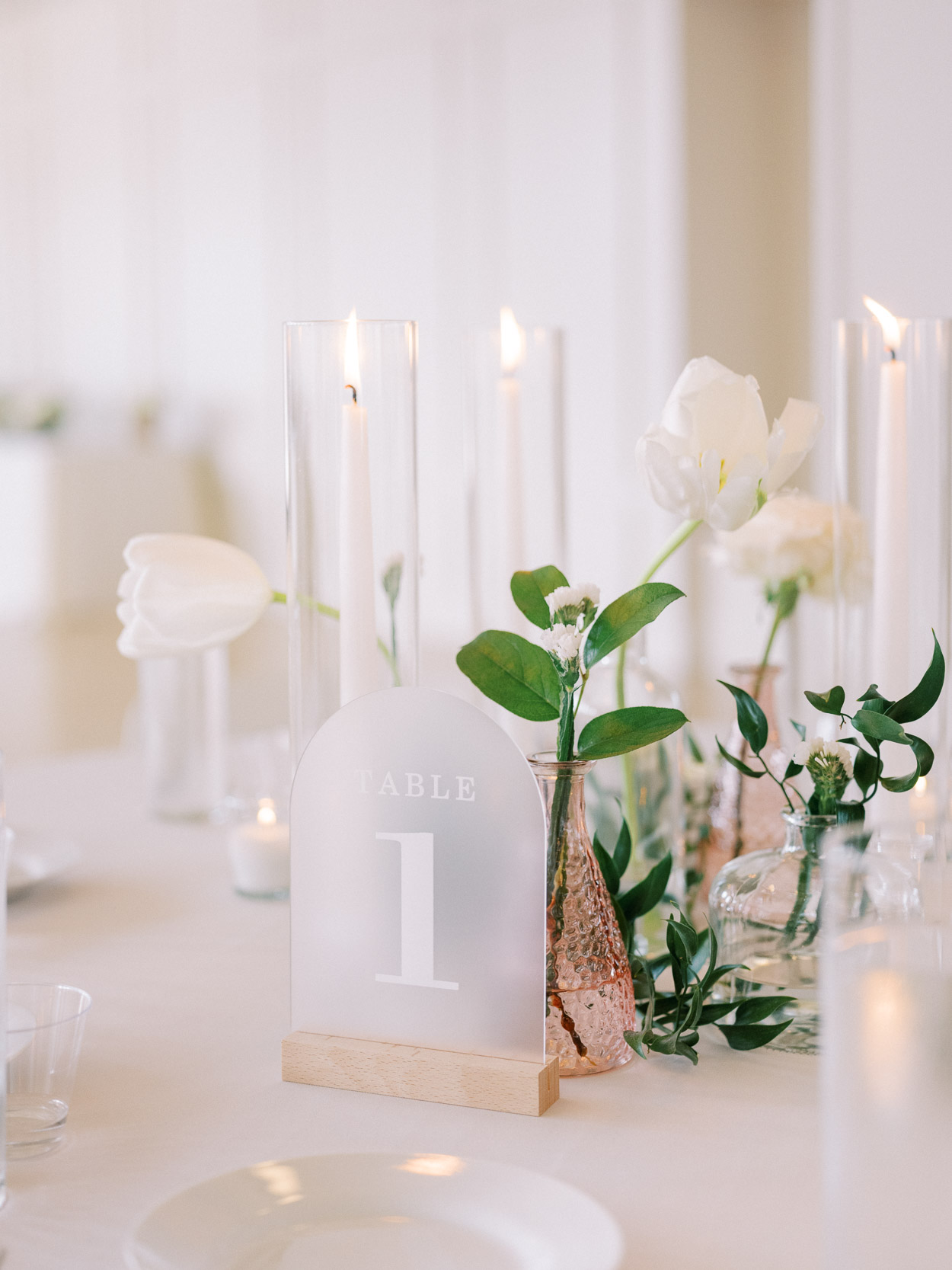 Romantic Gordon Green wedding reception decor