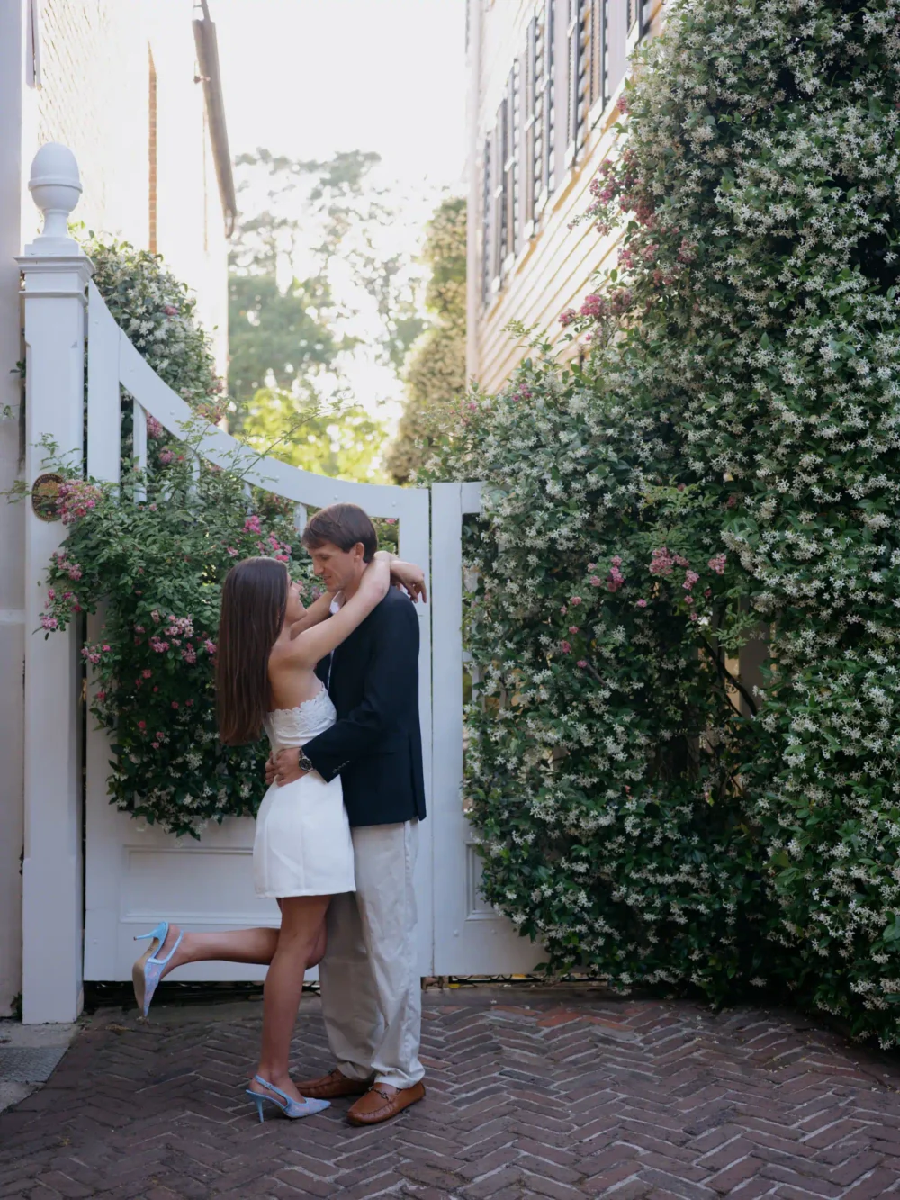 Charleston engagement photographer capturing spring downtown portraits