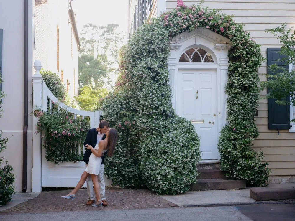 Charleston engagement photographer capturing spring downtown portraits