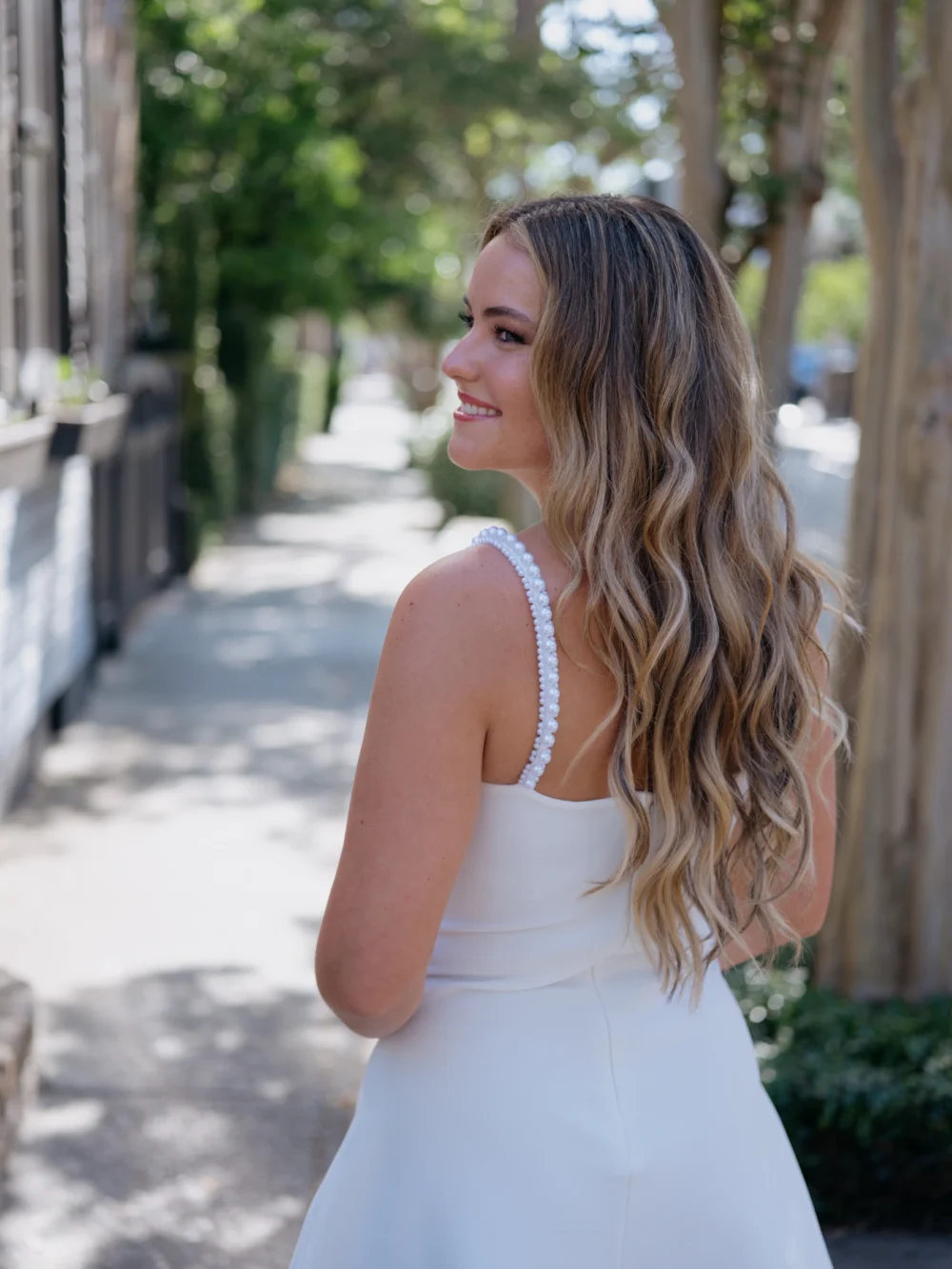 Downtown Charleston couple portraits with classic Southern charm