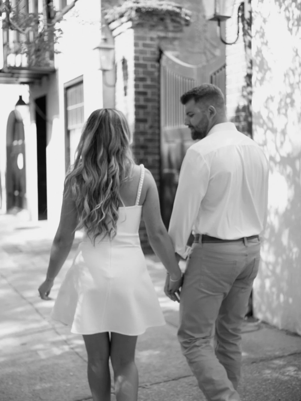 Downtown Charleston engagement photography inspiration