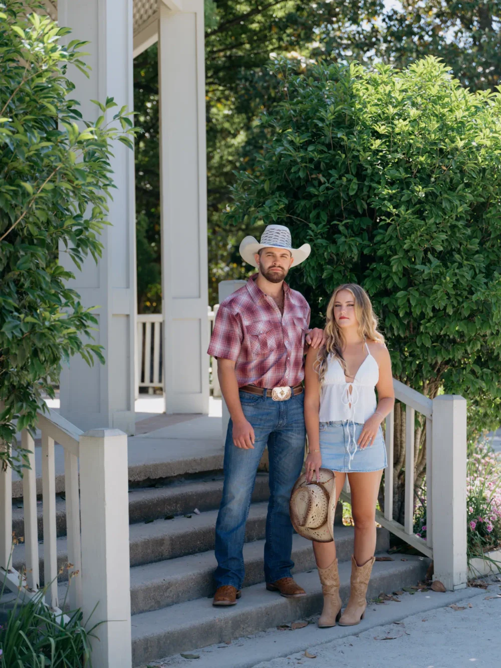 Casual Southern engagement session in Charleston SC